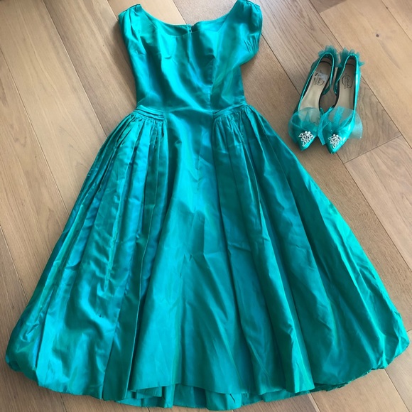 Dresses & Skirts - Vintage 1960s Dress